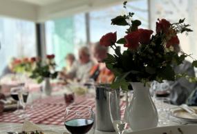 Hygge ved spisebordet